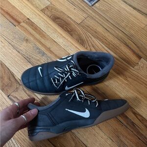 Nike Total 90 Sneakers (Womens)